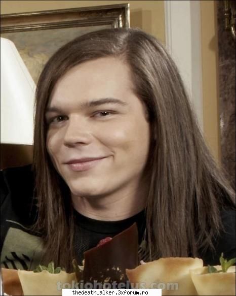 POZE... - arata bn s georg... c corp are - Just Our Favourite Basist